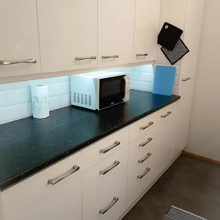 Elza - Modern Flat In Naerpes Centre - 24h Check In Apartamento